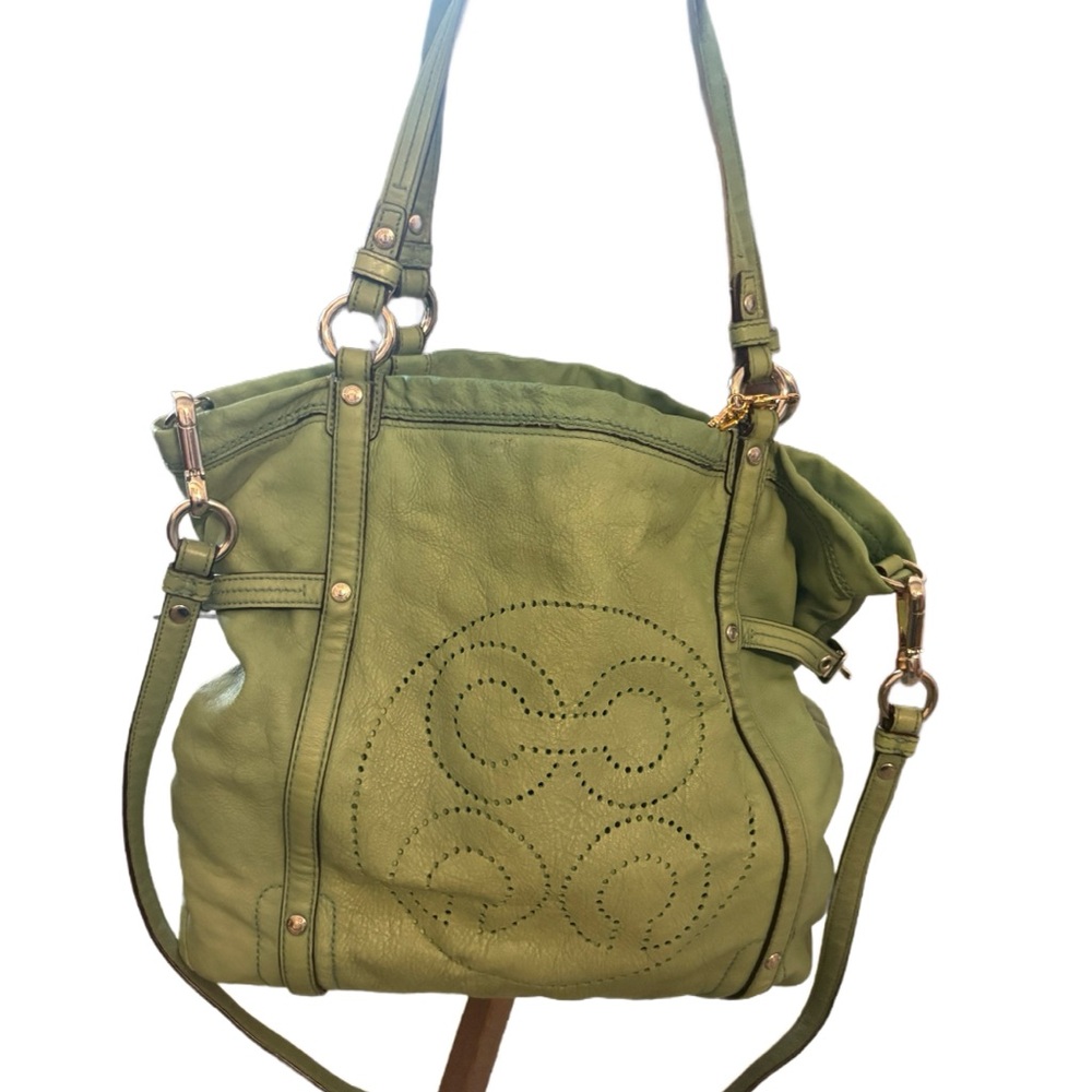 Stylish Green Shoulder Bag with Gold Accents
Super clean buttery soft Leather